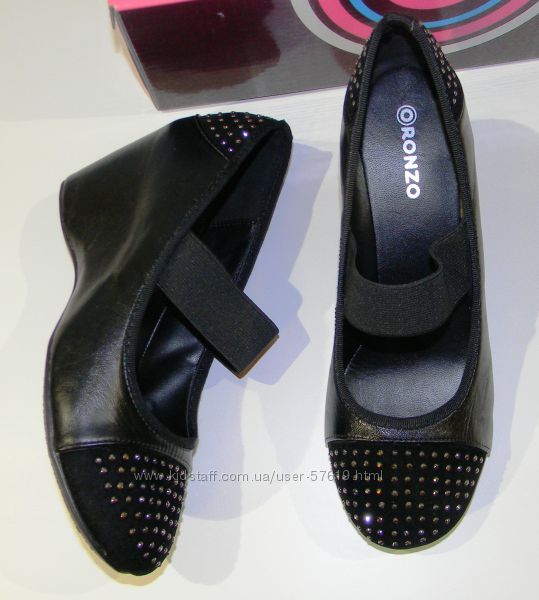 Шикарные туфли Oronzo р. 36, 23 см, новые, стразы
