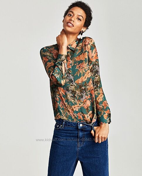 Блуза Zara в цветочный принт. Размер S
