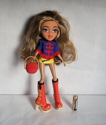 Bratz Yasmin 2015 Study Abroad. 