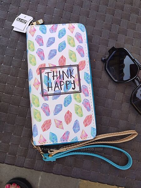  Яскравий вмісткий гаманець. Новий.