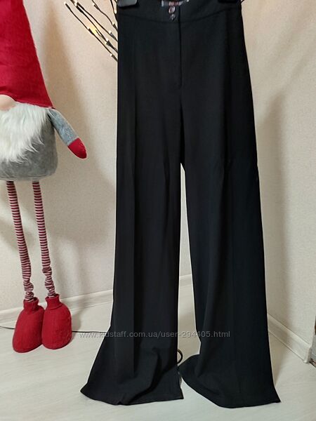 Актуальні широкі прямі штани розмір М