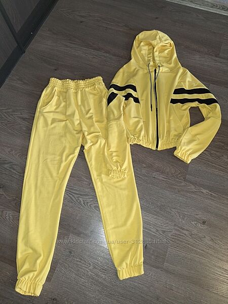 Спортивный костюм