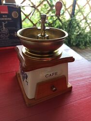 Ручная кофемолка