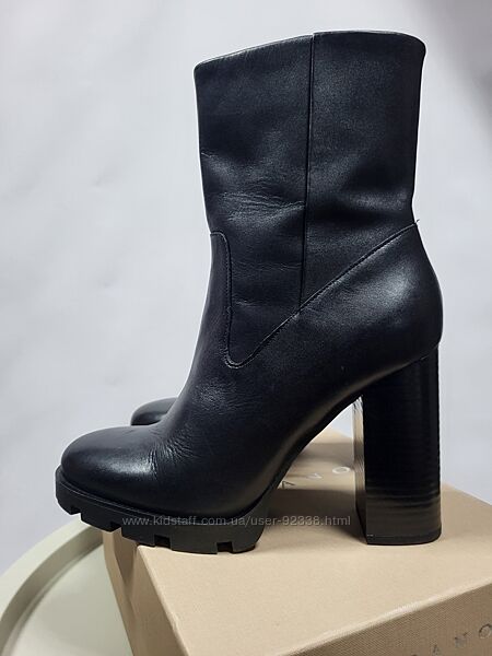 Чобітки Zara, оригінал, шкіра. Розмір 40. 
