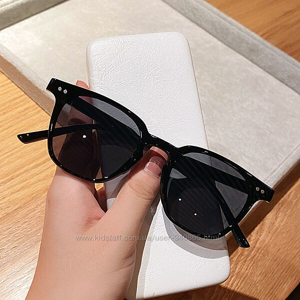 Солнцезащитные очки прямоугольные черные A9998