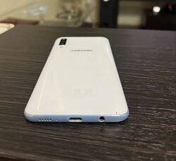 Продам телефон Samsung A50