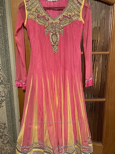 платье нарядное р. XS-S Индия распродажа