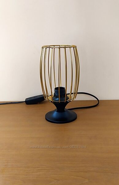 Небольшая настольная лампа ночник светильник в стиле лофт