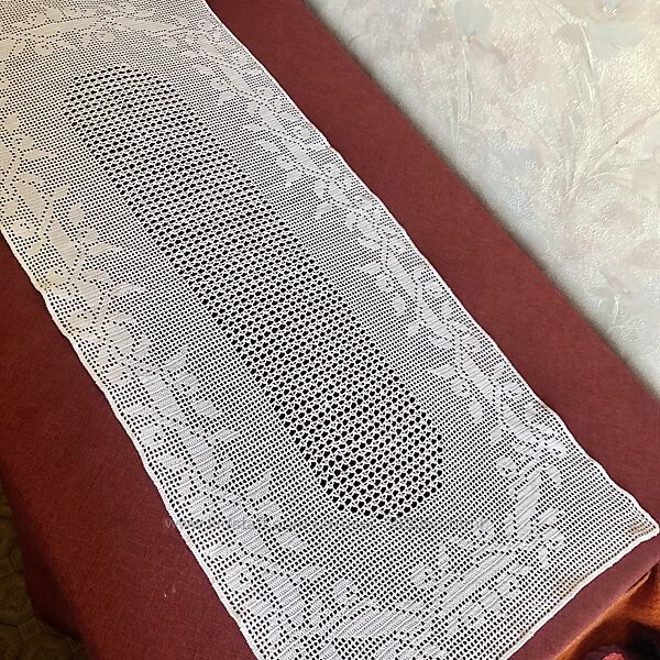 Большая дорожка филейного кружева 115х50 см