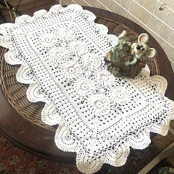 Плотная белая дорожка ручной работы 57х35