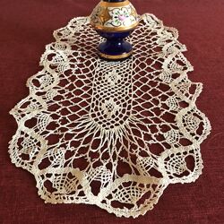 Салфетка игольного французского кружева -55х27 см