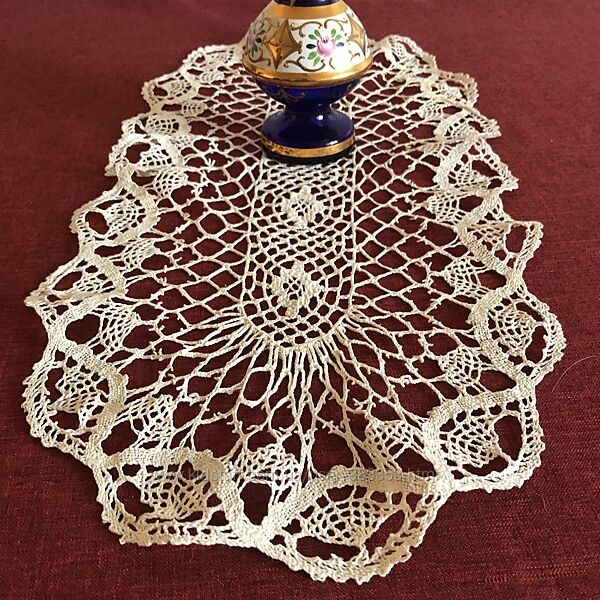 Салфетка игольного французского кружева -55х27 см