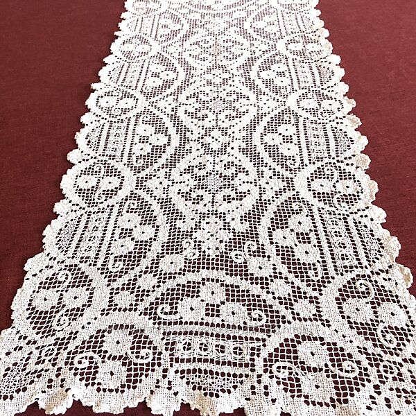 Филейно-гипюрная вышивка -дорожка - -75х35 см