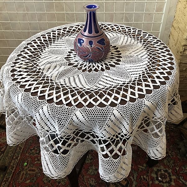 Кружевная скатерть игольного кружева 115 см