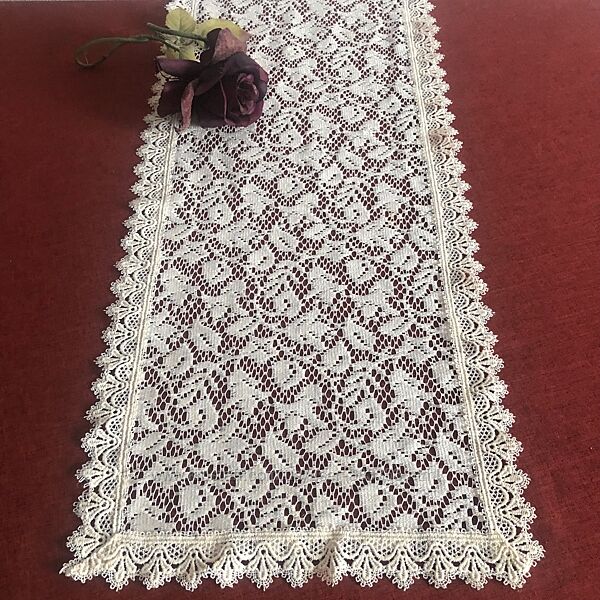 Большая кружевная дорожка.  120х35 см