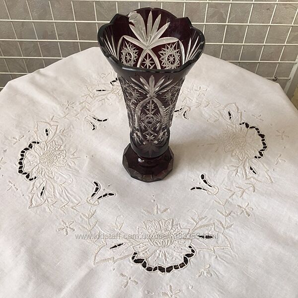 Хлопковая скатерть с вышивкой Мадейра 80х80 см