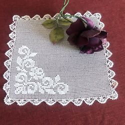 Филейное кружево крючком 33х35 см
