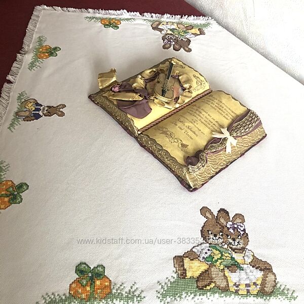 Молочная Пасхальная скатерть с вышивкой крестиком