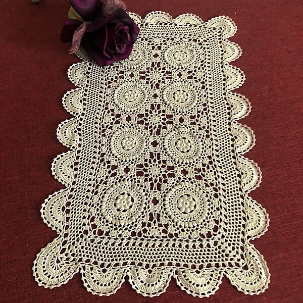 Салфетка греческого кружева  цветок в кольце 46х27 см
