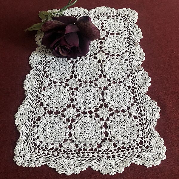 Салфетка греческого кружева-колесики-45х28 см