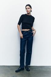 Вовняна, тепла кофтинка від бренду ZARA.