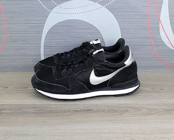 Кроссовки Nike