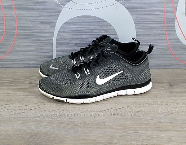 Кроссовки Nike.