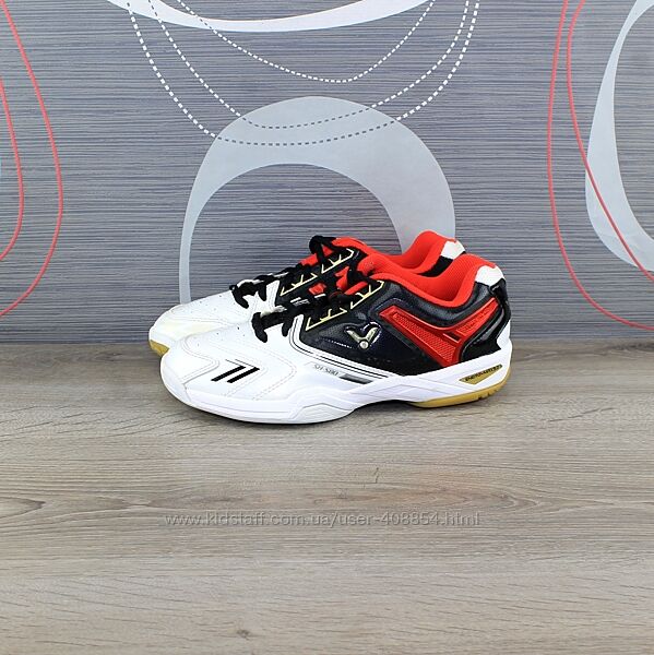 Кросівки Victor