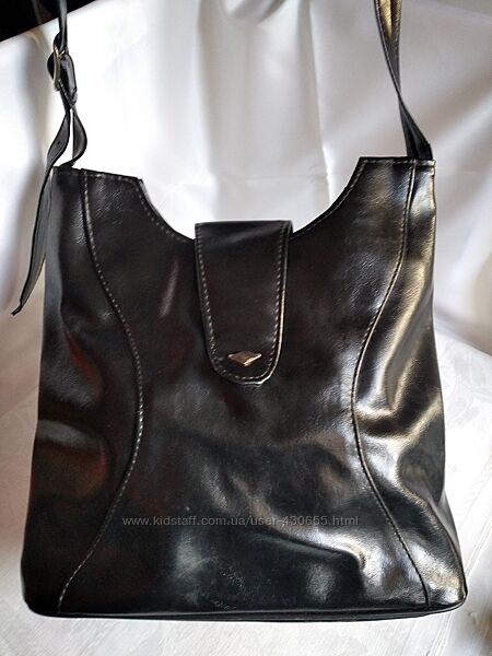 Чорна сумка.