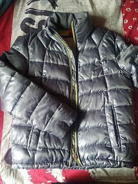 Продам зимову фірмову куртку Л