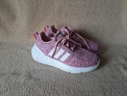 adidas Originals Swift Run кросівки р.34 устілка 21,5см