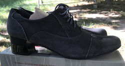 Сірі замшеві туфлі Konus устілка 27,5 см на підборах 4,5 см