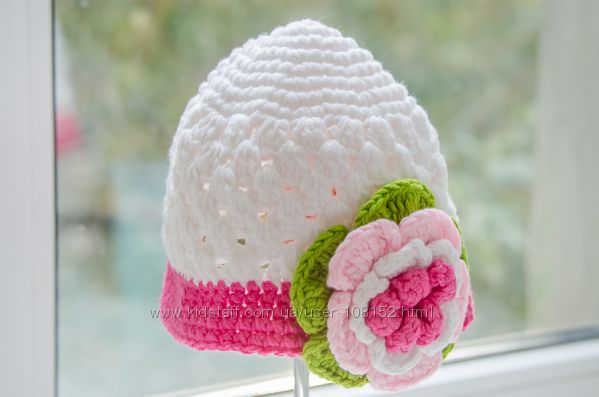 Детские вязаные шапочки с вязаными аппликациями