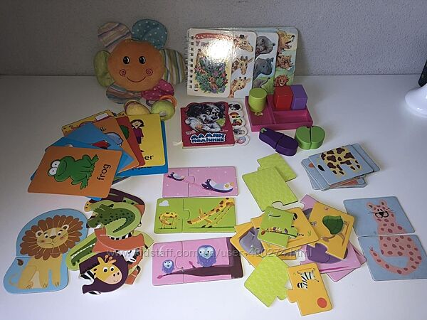 Пакет развивающих игрушек пазлы карточки книжки погремушка
