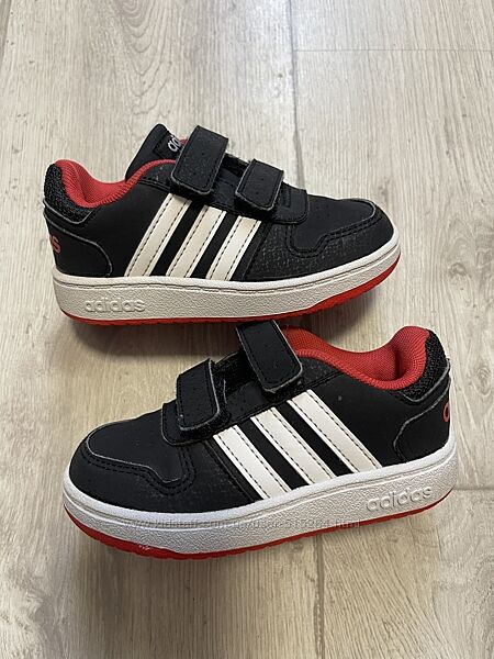 Кроссовки Adidas р-24