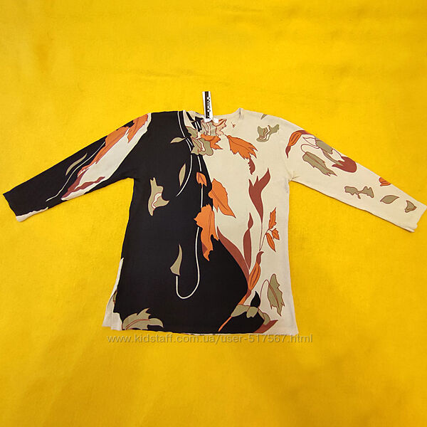 Пуловер с интересным принтом