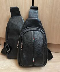 Кожаная крутая  мужская сумка  чёрного цвета  Made in Italy   