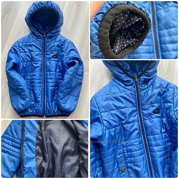 Легенька осіння куртка з капюшоном на хлопчика 5-6 років.