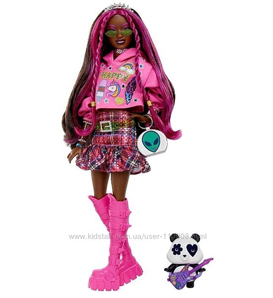 Mattel барби Экстра 19 в розовом худи с Пандой