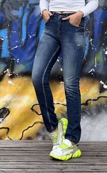 Джинси жіночі 