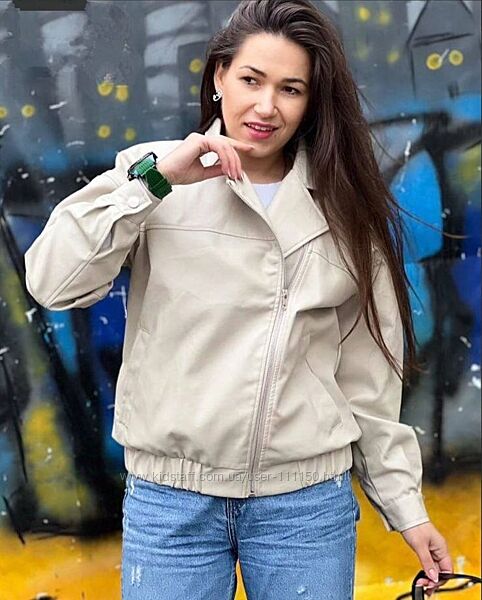 Модна демісезонна косуха з екошкіри