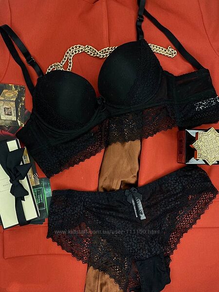 Комплект спідньої жіночої білизни з мережева