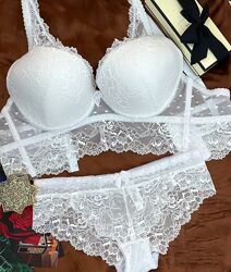 Комплект жіночої спідньої білизни