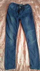 Джинси 134 р.