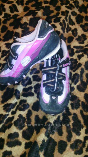 Продам кроссовки Skechers