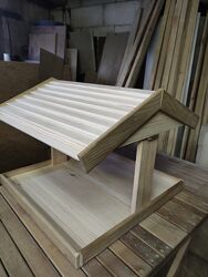 Велика мега годівниця для птахів