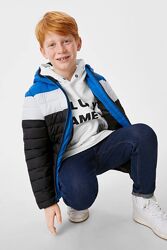 Удобная стеганая курточка  на мальчика от C&A 158,176,182