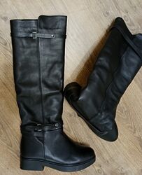 Стильные зимние женские сапоги Valiente в идеальном состоянии