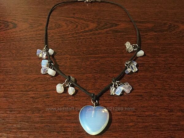 Украшение с лунным камнем оригинальное