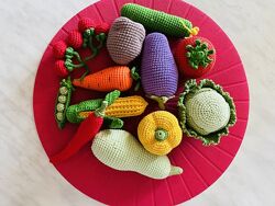 Вязані іграшки овочі для дітей 